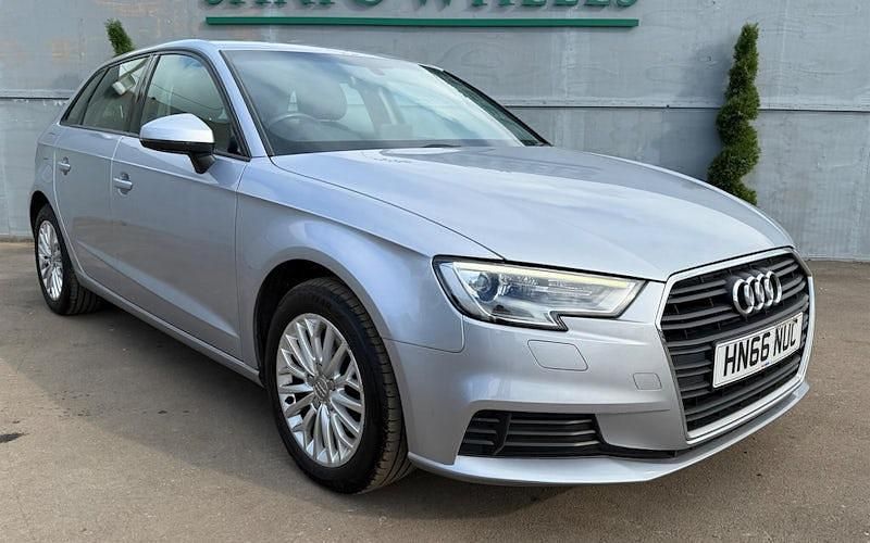 Usado Audi A3 Sportback 110 HP (80 kW) 2017 Citadino