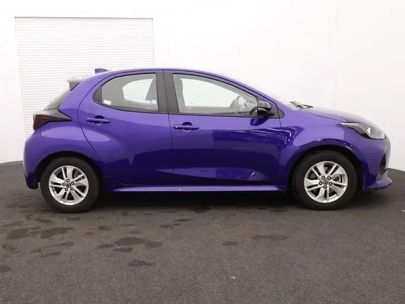 Begagnad Mazda 2 Center-Line 116 HK (85 kW) 2024 Blå Halvkombi