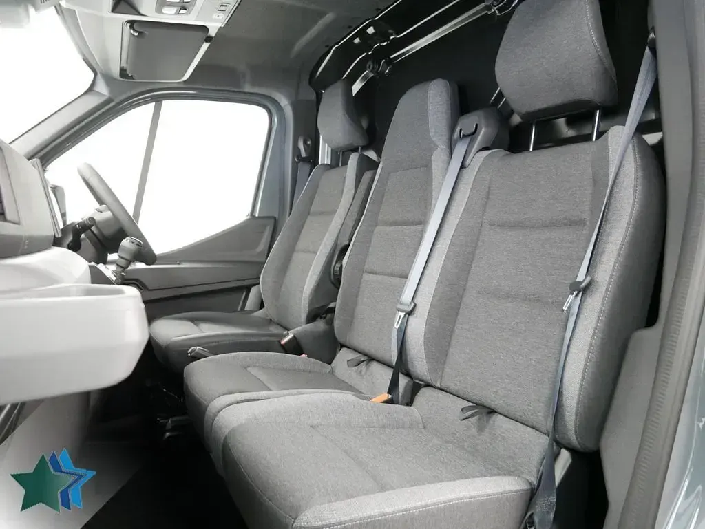 New Renault Master 130 HP (95 kW) 2026 Grey MPV