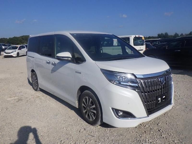 White Used 2018 Toyota Noah MPV | £16,495 (A bit pricey) - Image 1/4
