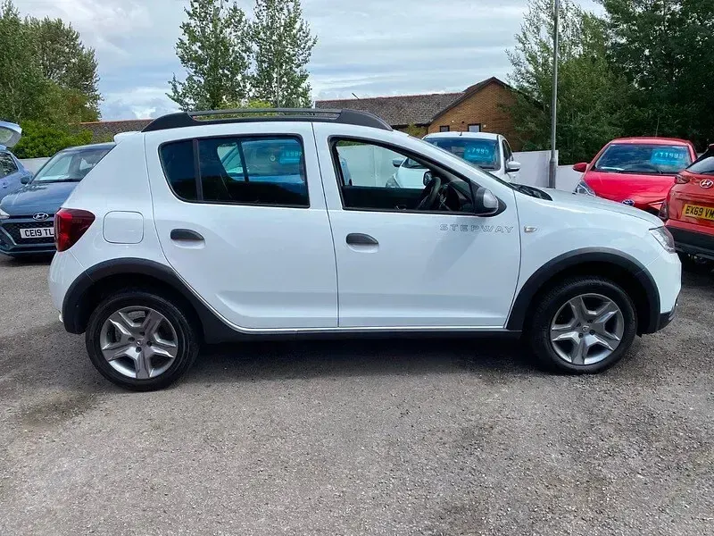 Used Dacia Sandero Essentiel 90 HP (66 kW) 2019 Glacier white