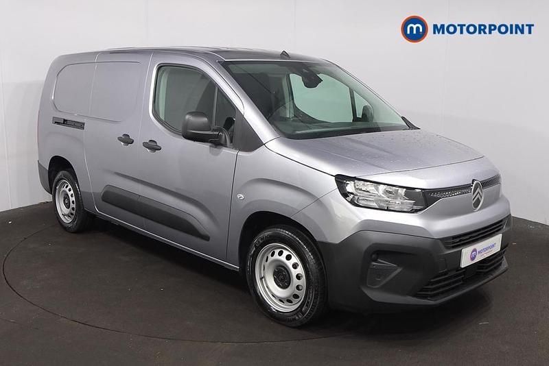 Grey New 2025 Citroën Berlingo MPV | £17,699 (Fair price) - Image 1/4