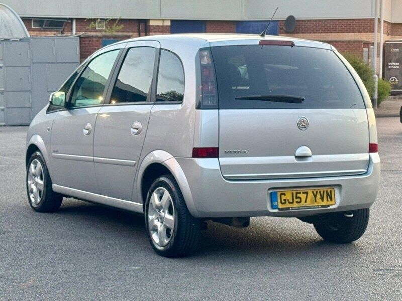 Image 4/4
