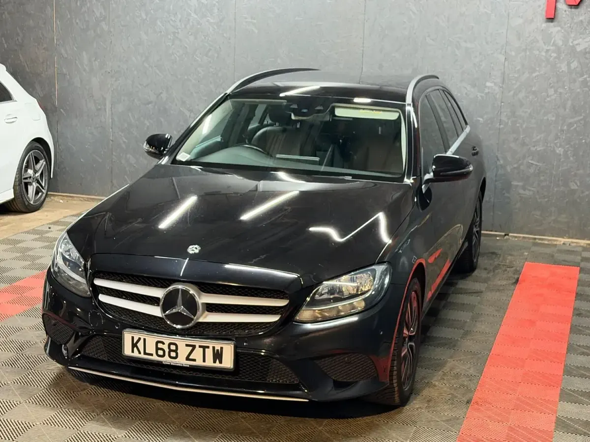 Used Mercedes C200 SE 2019 Black Estate