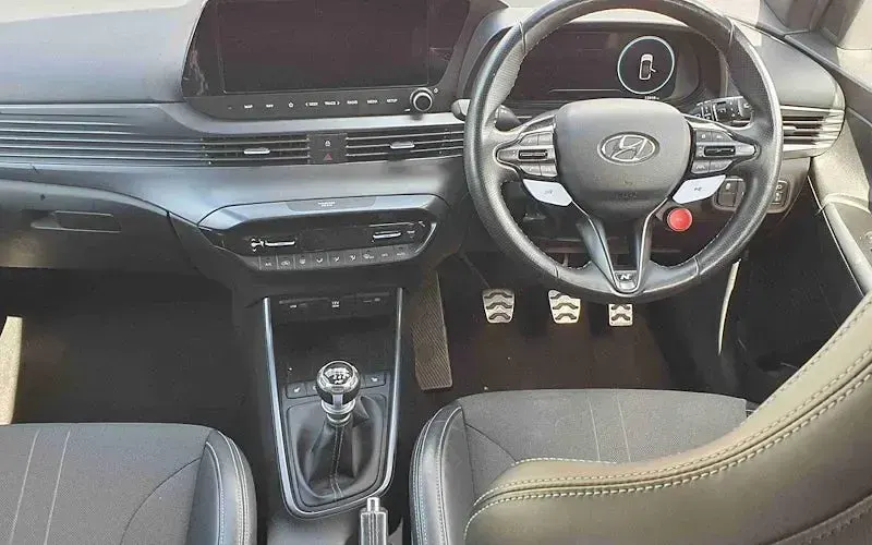 Used Hyundai i20 204 HP (150 kW) 2021 White Hatchback
