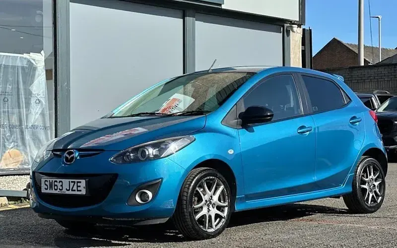 Used Mazda 2 Edition 84 HP (61 kW) 2013 Blue Hatchback