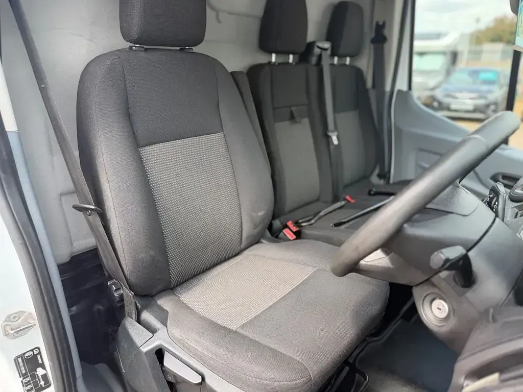 Used Ford Transit 130 HP (95 kW) 2018 White Van
