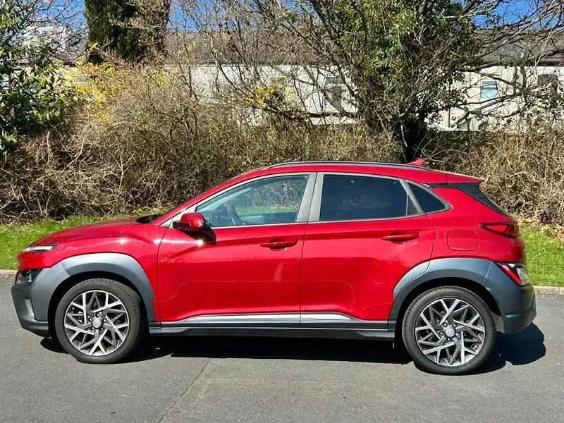 Second-hand Hyundai Kona Premium 141 CP (103 kW) 2022 Roșu SUV