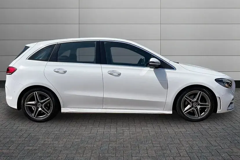 Used Mercedes B200 AMG Line Premium 163 HP (119 kW) 2019 White Hatchback