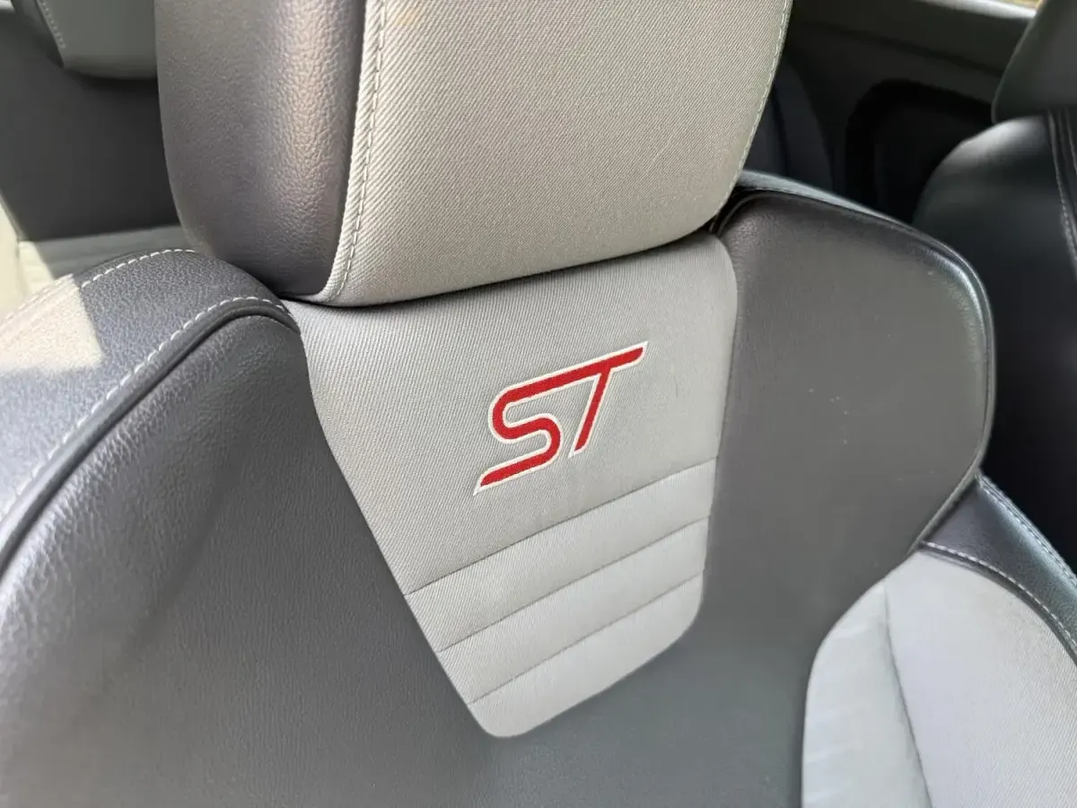 Used Ford Fiesta ST 182 HP (133 kW) 2014 White Hatchback