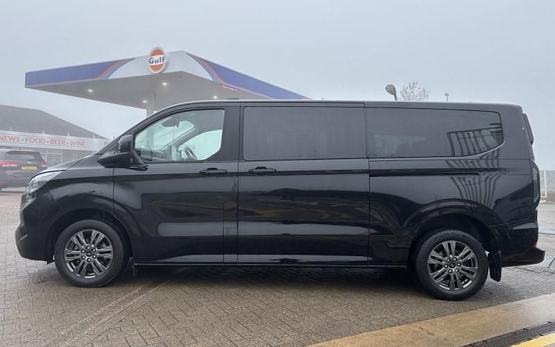 Used Ford Tourneo Titanium 136 HP (100 kW) 2025 MPV