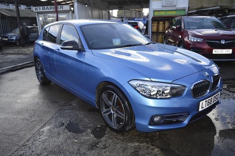Used BMW 118 Sport Line 2018 Blue Hatchback