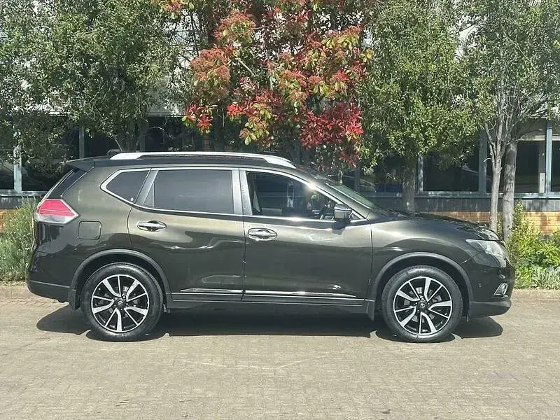 Used Nissan X-Trail S 130 HP (95 kW) 2015 Green SUV