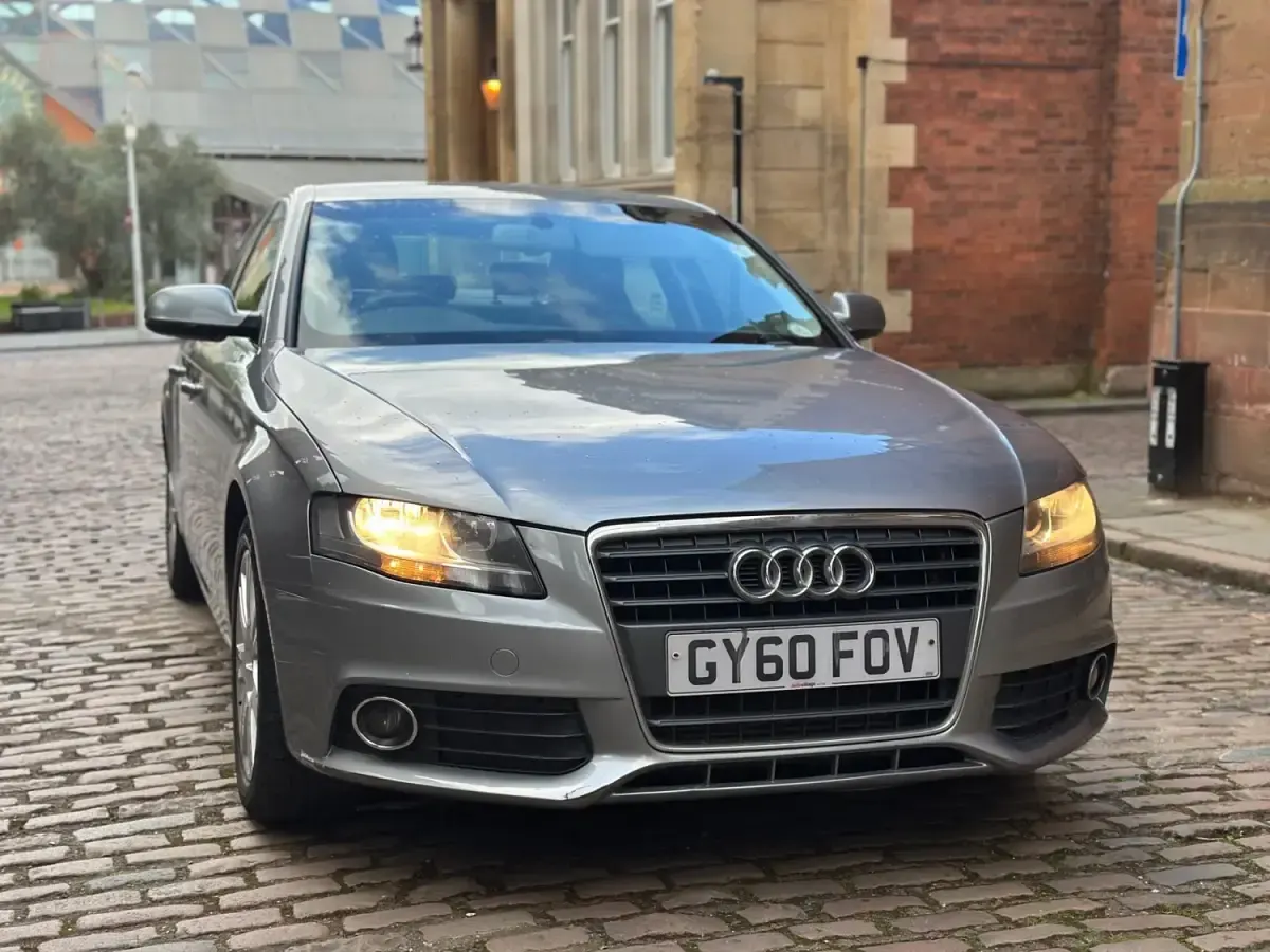 Gebraucht Audi A4 143 PS (105 kW) 2010 Grau Limousine