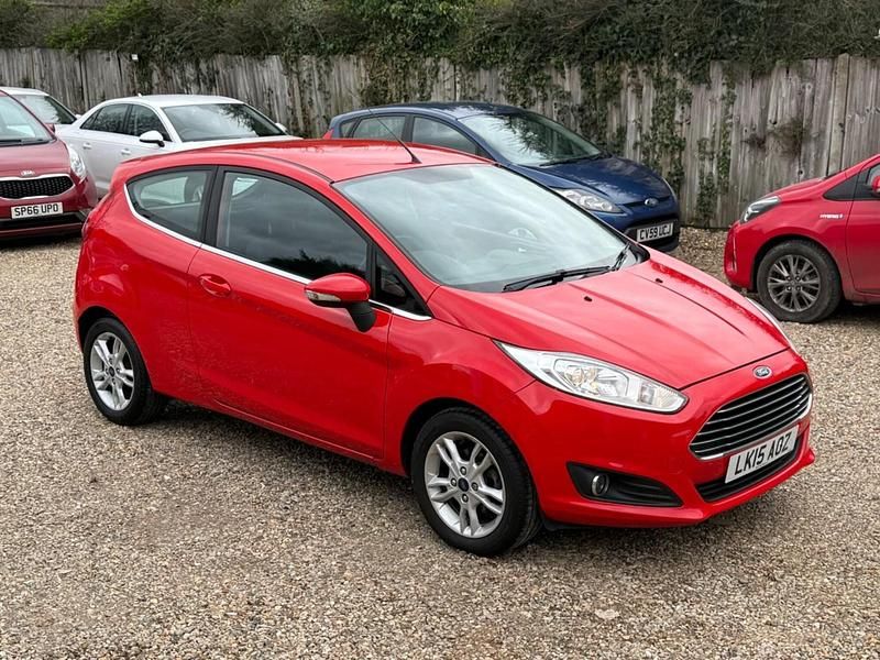 Used Ford Fiesta ST-Line 140 HP (102 kW) 2015 Red Hatchback