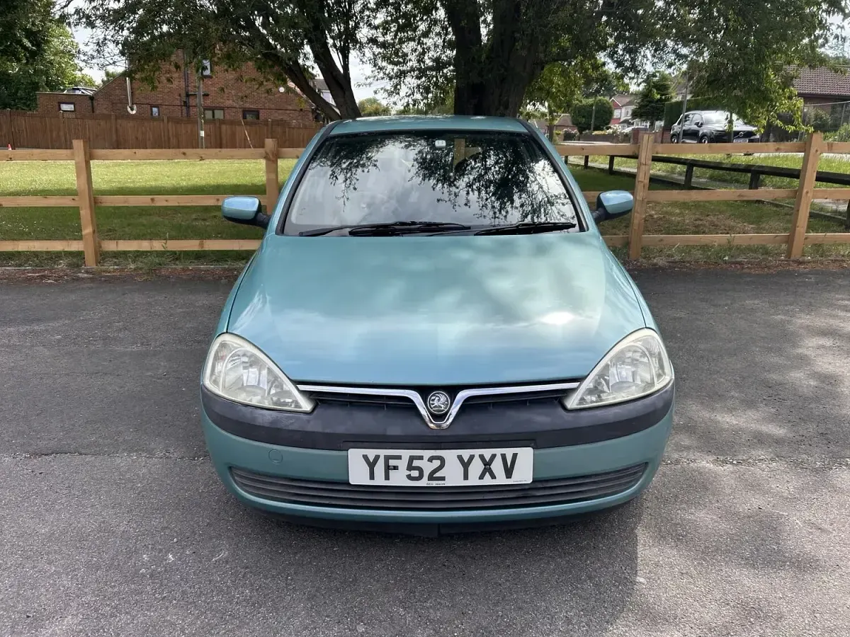 Used Vauxhall Corsa Elegance 75 HP (55 kW) 2002 Green Hatchback
