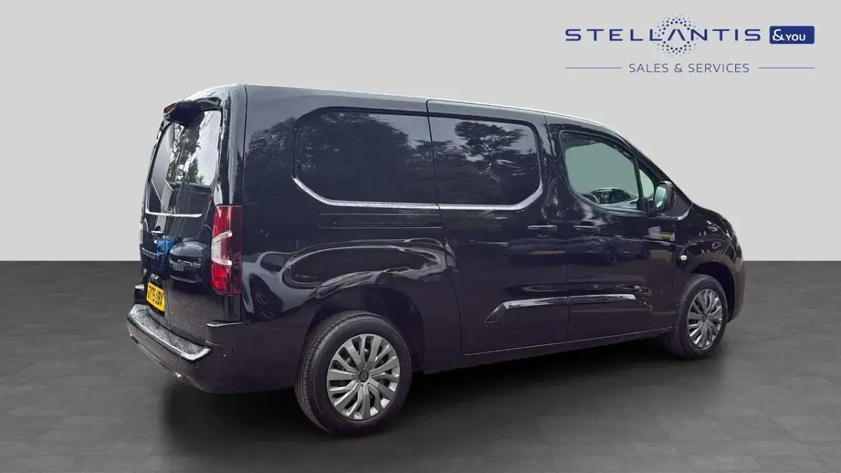 Used Peugeot Partner 128 HP (94 kW) 2025 Black MPV