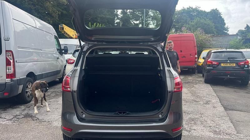 Used Ford B-MAX Titanium 2016 Grey MPV