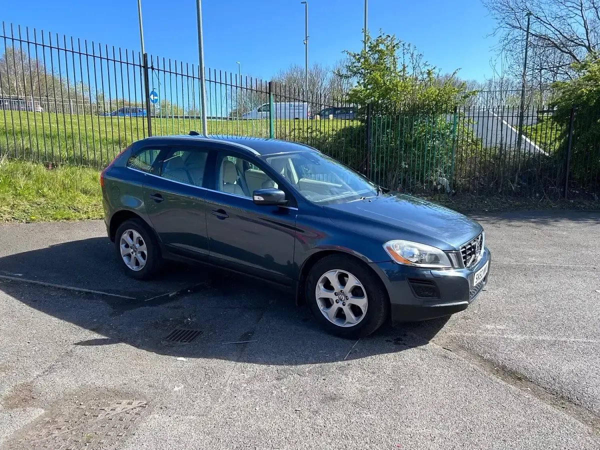 Usado Volvo XC60 SE Lux 205 CV (150 kW) 2010 Azul SUV