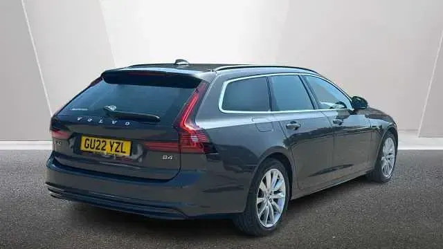 Used Volvo V90 Momentum 194 HP (142 kW) 2022 Grey Estate