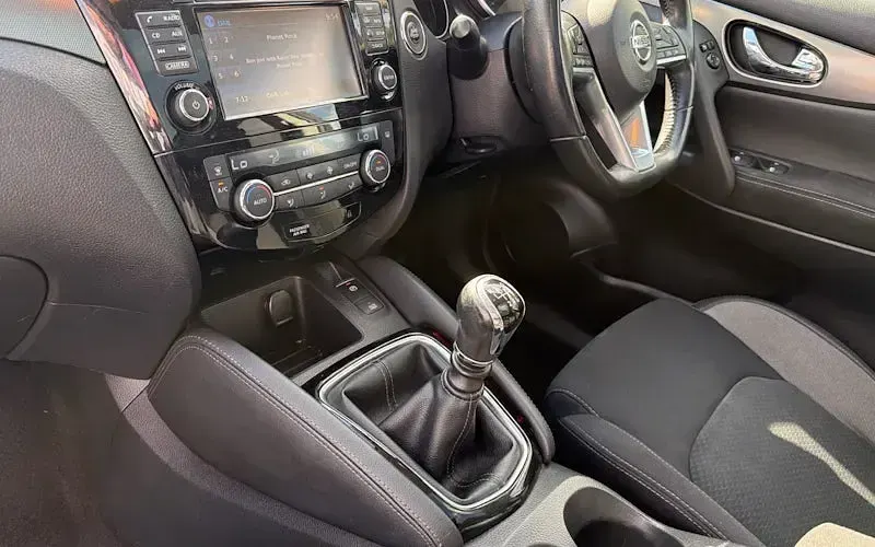 Used Nissan Qashqai N-Connecta 110 HP (80 kW) 2018 Black SUV
