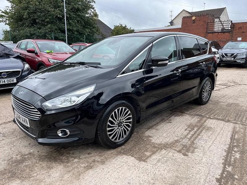 Used Ford S-MAX Titanium 150 HP (110 kW) 2018 Black MPV