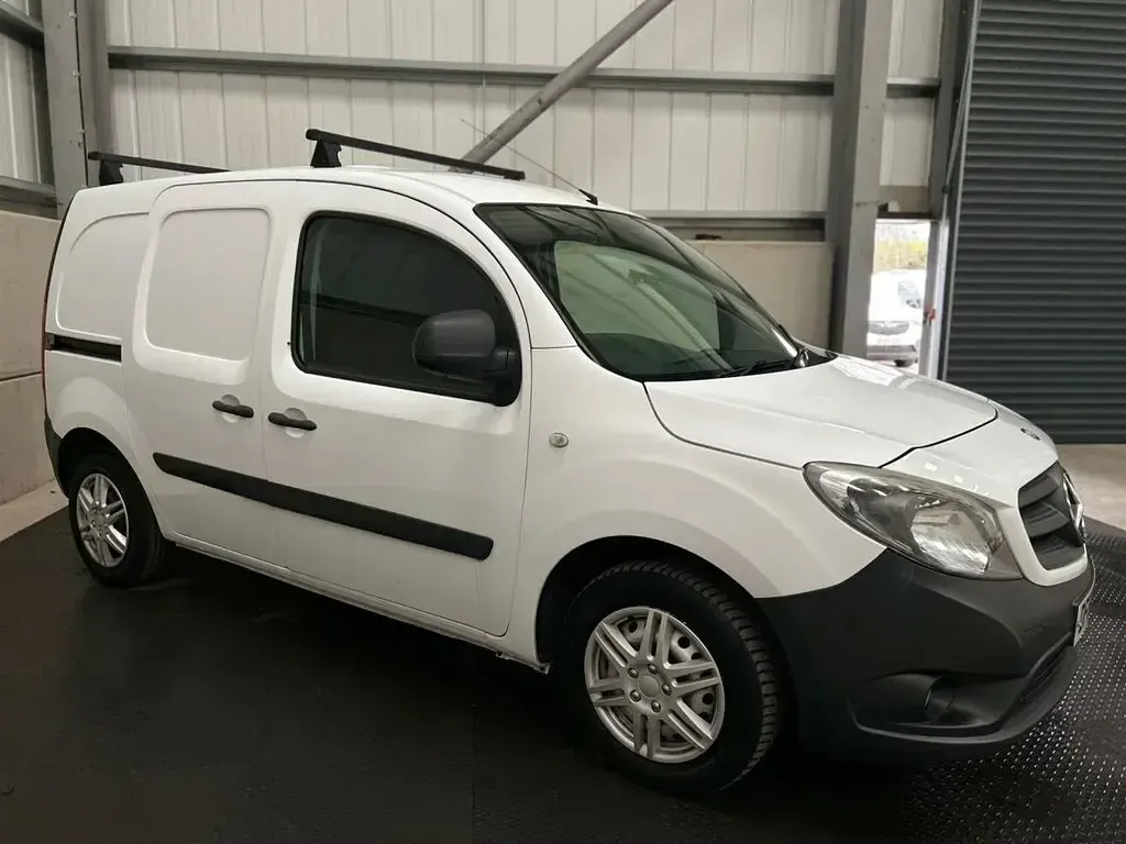 Used Mercedes Citan 109 90 HP (66 kW) 2015 White MPV