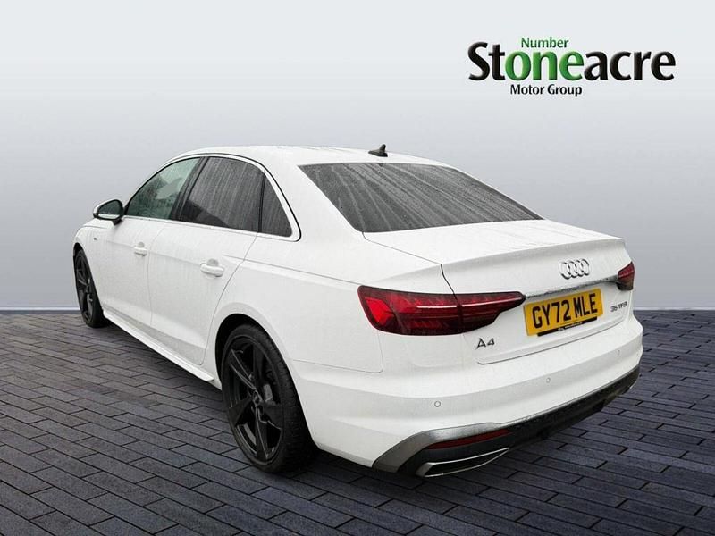 Używany Audi A4 S-Line 150 KM (110 kW) 2022 Biały Sedan/Limuzyna