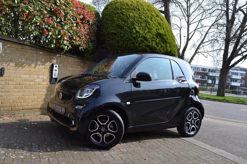 Used Smart ForTwo Coupé Premium 90 HP (66 kW) 2016 Black Coupe