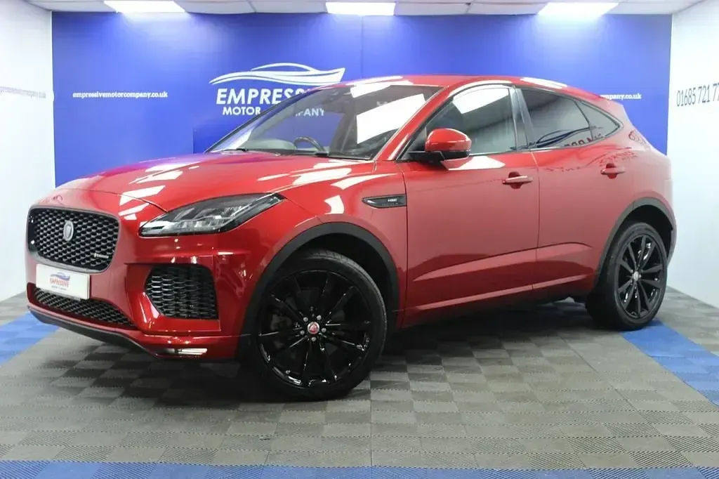 Używany Jaguar E-Pace R-Dynamic 240 KM (176 kW) 2019 Czerwony SUV