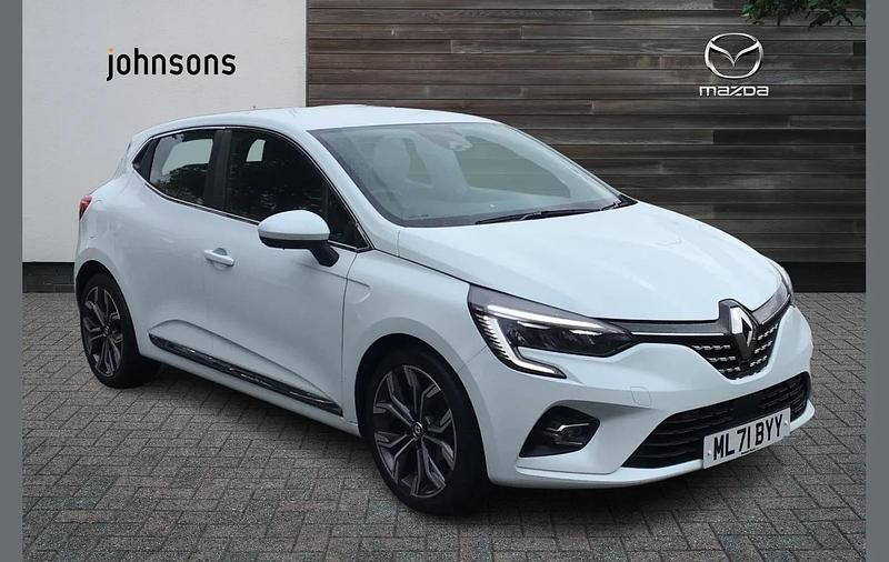 White Used 2021 Renault Clio V Version S Hatchback | £12,490 (Fair price) - Image 1/4