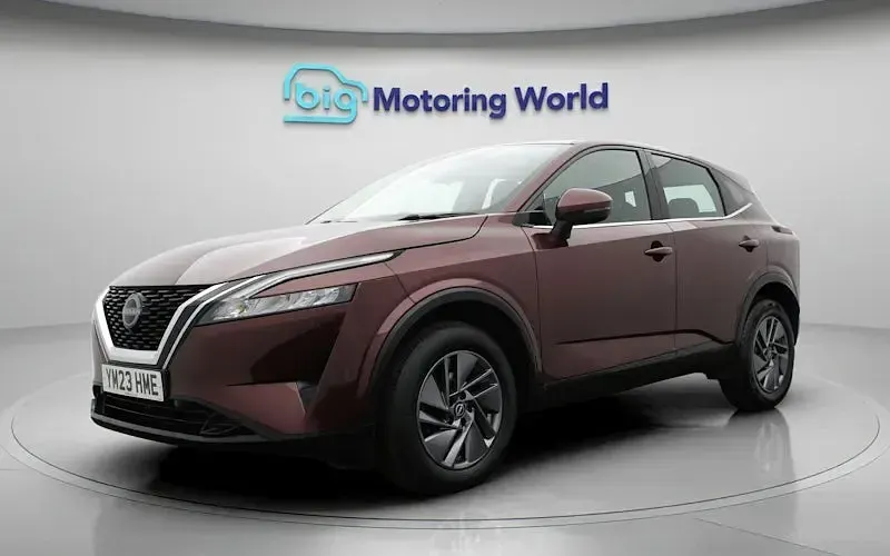 Used Nissan Qashqai Acenta Premium 140 HP (102 kW) 2023 Red SUV