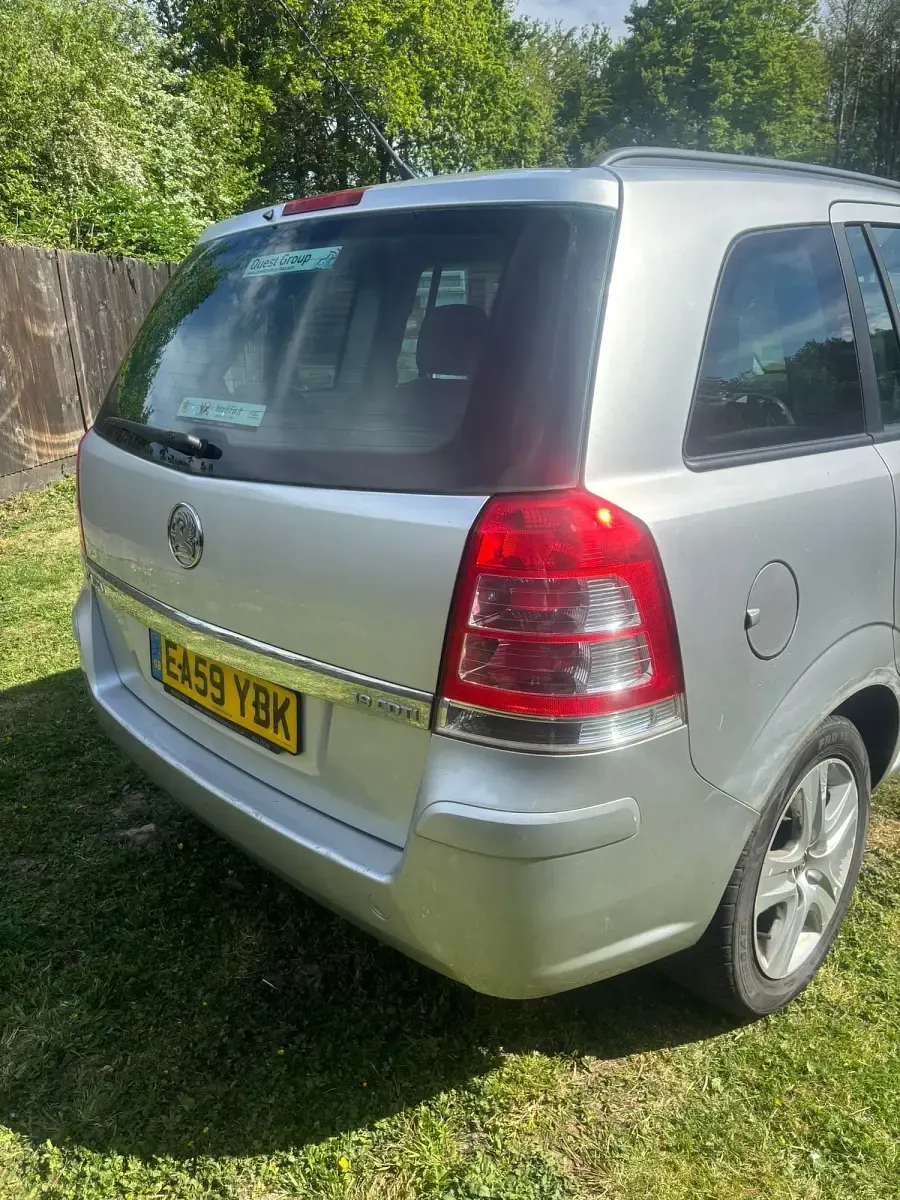 Used Vauxhall Zafira 115 HP (84 kW) 2009 Silver MPV