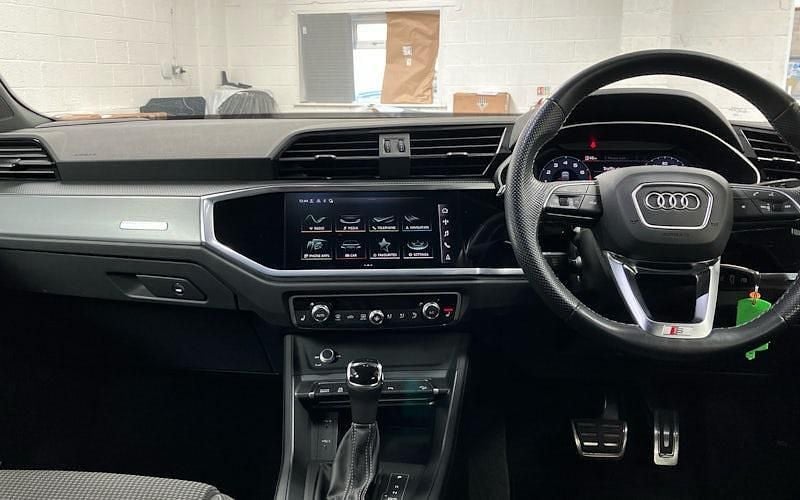 Begagnad Audi Q3 S-Line 150 HK (110 kW) 2023 SUV