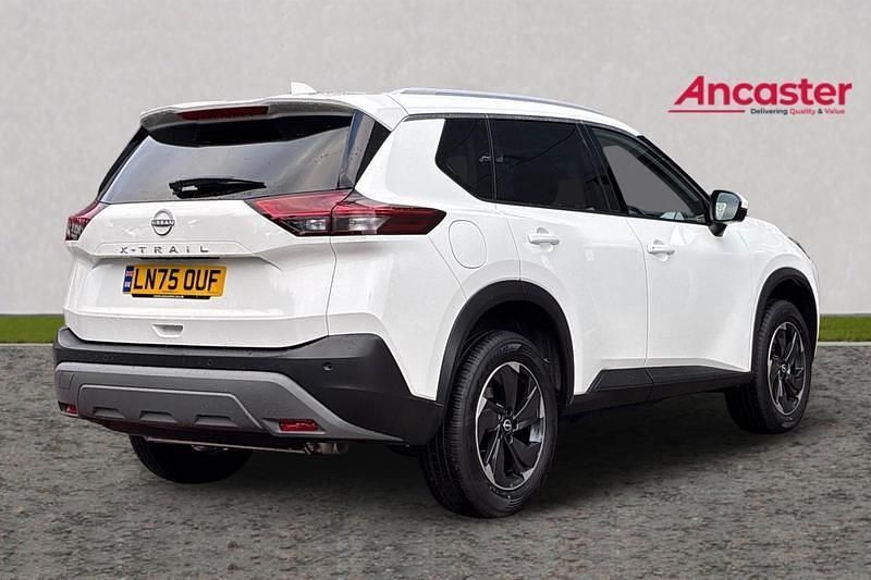 New Nissan X-Trail N-Connecta 2025 Amic grey with black metallic SUV