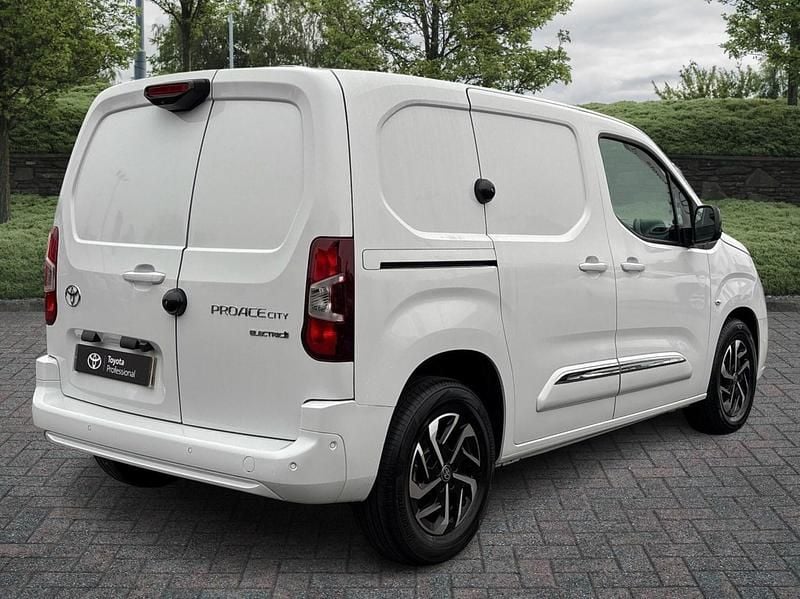 New Toyota Proace Sport 50 kW (68 HP) 2025 White MPV