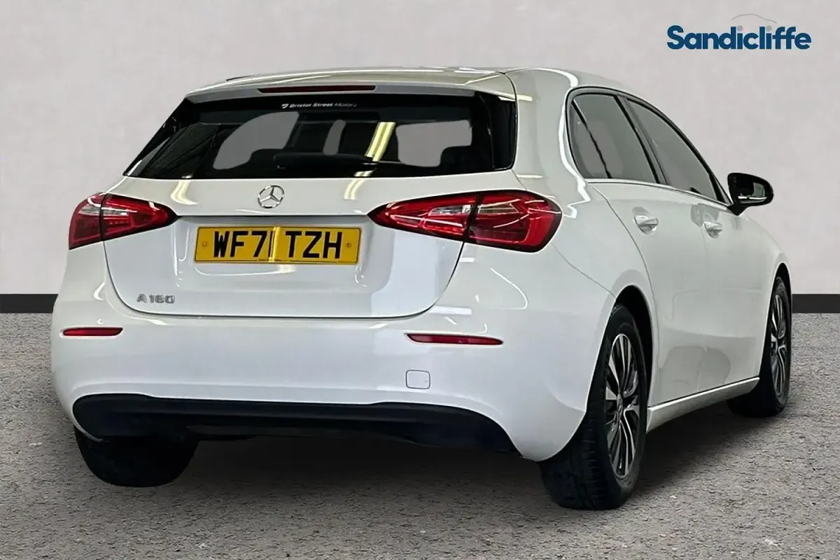 Used Mercedes A180 SE 136 HP (100 kW) 2021 White Hatchback