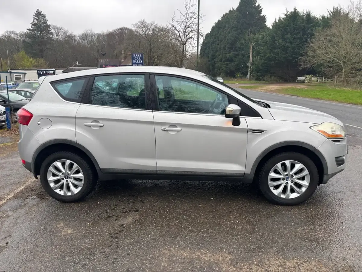 Usado Ford Kuga Titanium 136 HP (100 kW) 2009 Prateado SUV