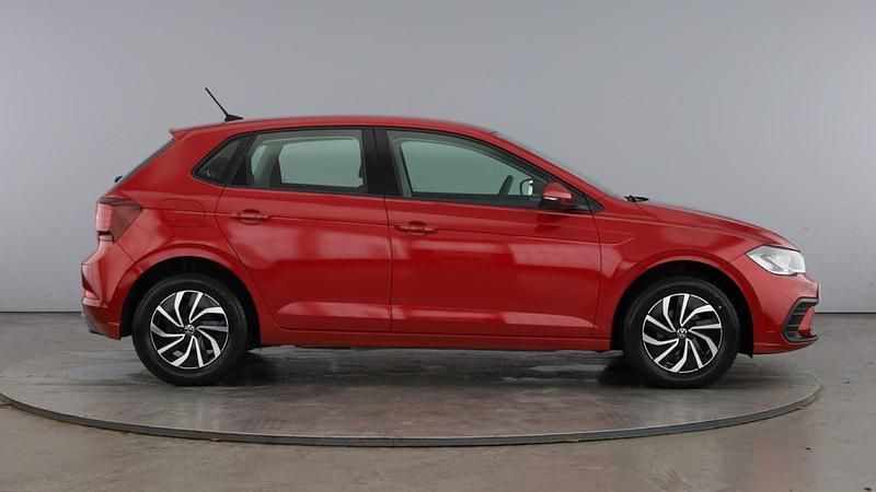 Used VW Polo Life 95 HP (69 kW) 2022 Red Hatchback