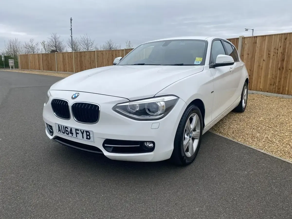 Used BMW 116 Sport Line 2014 White Hatchback