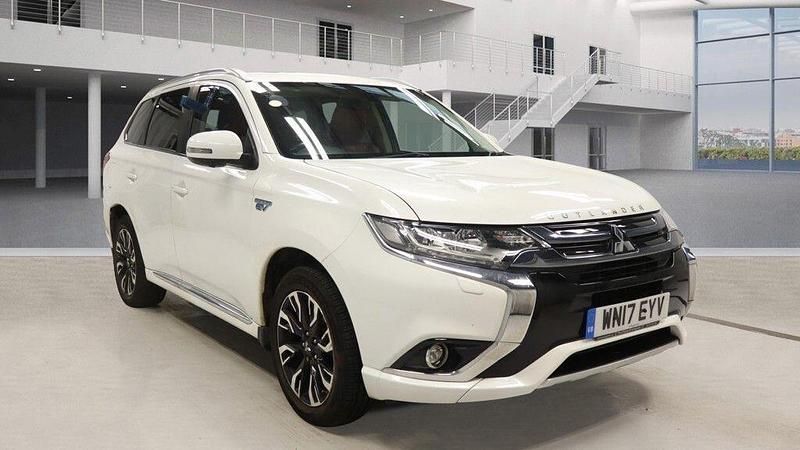 White Used 2017 Mitsubishi Outlander P-HEV Estate | £11,480 (Fair price) - Image 1/4