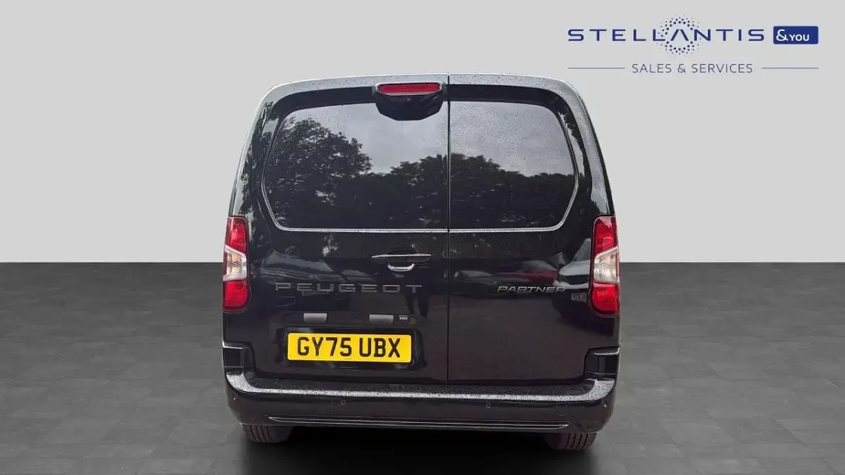 Used Peugeot Partner 128 HP (94 kW) 2025 Black MPV