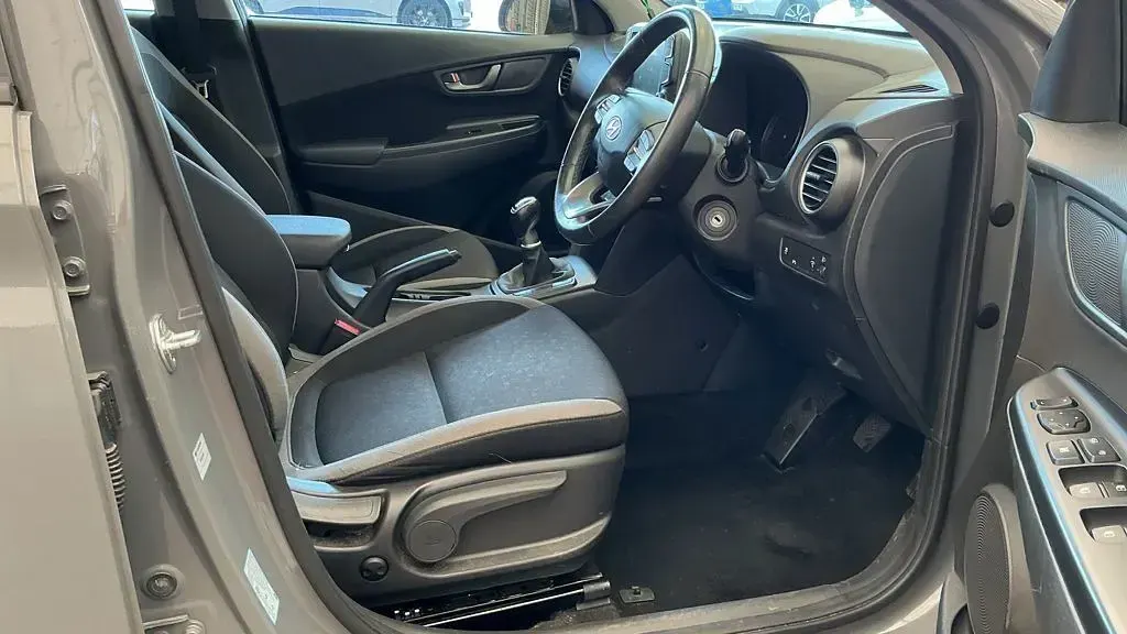 Used Hyundai Kona SE 120 HP (88 kW) 2018 Grey SUV