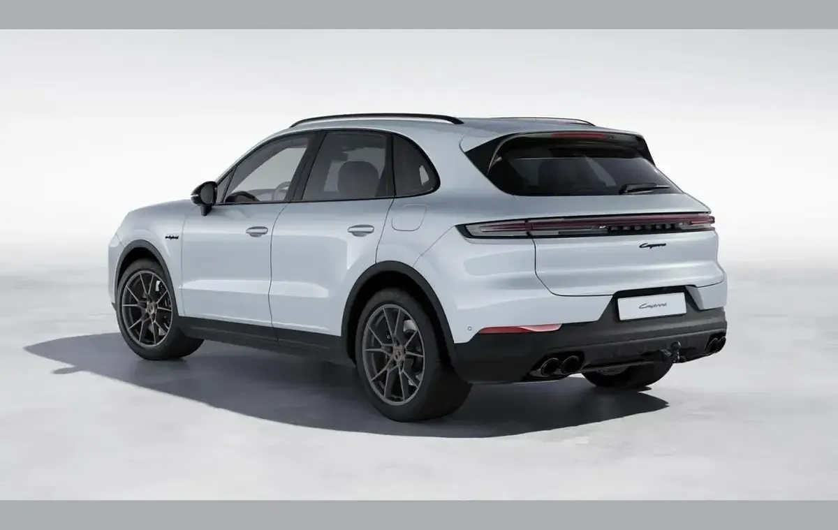 Used Porsche Cayenne 464 HP (341 kW) 2024 Silver SUV