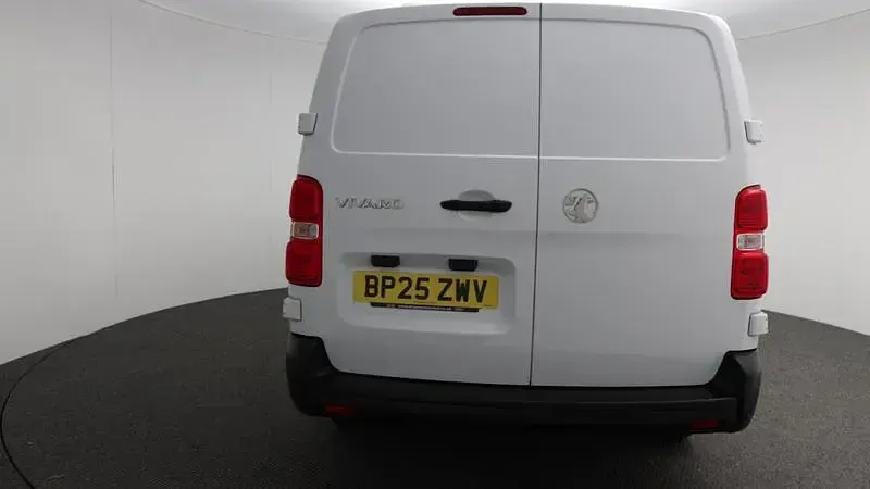 Used Vauxhall Vivaro 150 HP (110 kW) 2025 White MPV