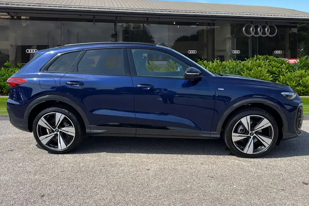 New Audi Q5 Black Edition 2026 Blue SUV