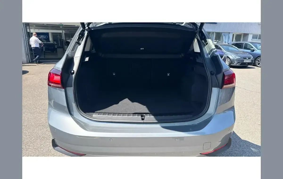 Used BMW 225 Sport Line 241 HP (177 kW) 2025 Grey Hatchback