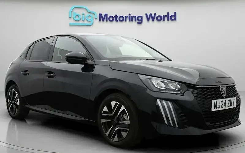 Second-hand Peugeot 208 Allure 101 CP (74 kW) 2024 Hatchback