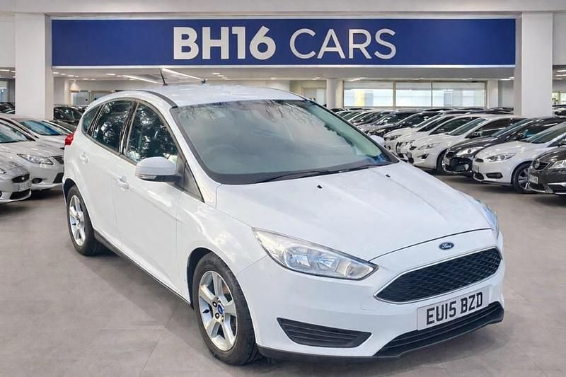 Used Ford Focus Style 120 HP (88 kW) 2015 White Hatchback