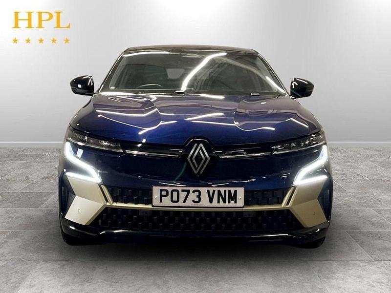 Used Renault Megane E-Tech Iconic 161 kW (220 HP) 2023 Blue Hatchback